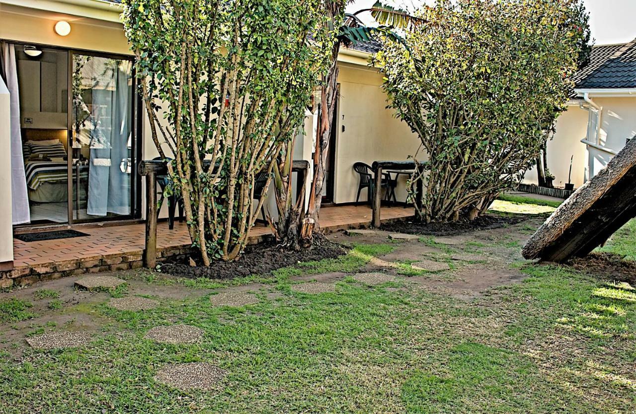 Crowned Crane Hotell Gonubie Eksteriør bilde