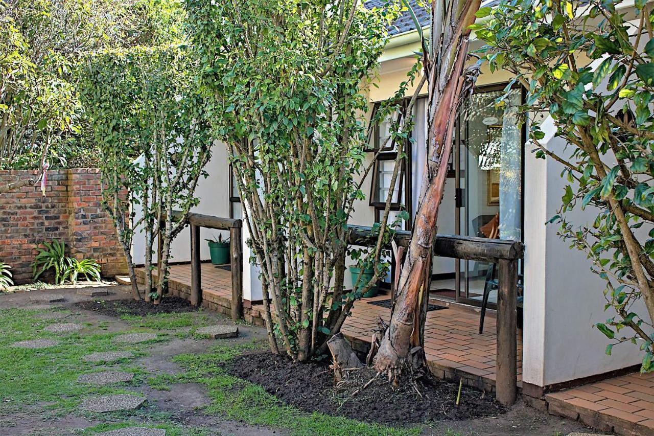 Crowned Crane Hotell Gonubie Eksteriør bilde
